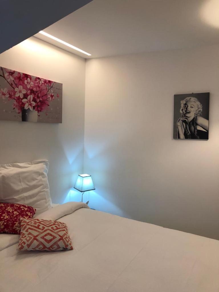 Deluxe Design - City Center Cosy Apartments Colmar Room photo