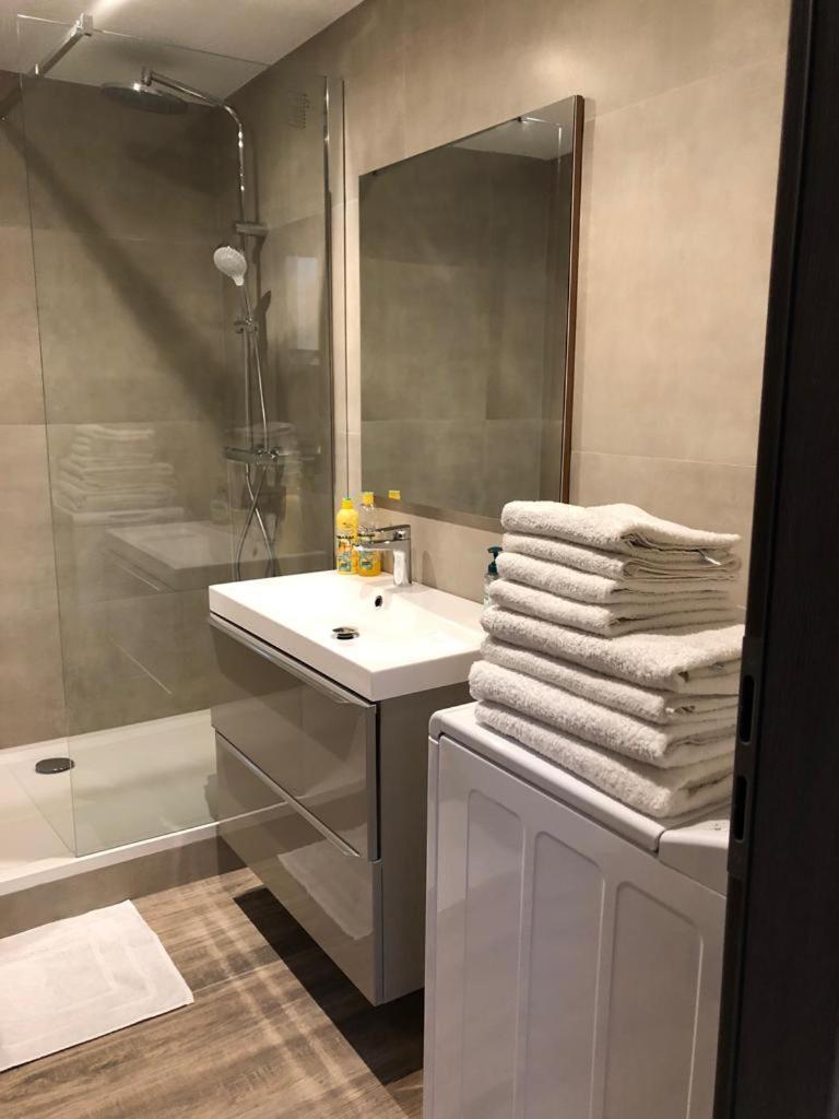 Deluxe Design - City Center Cosy Apartments Colmar Room photo